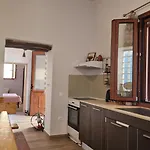 Nyaraló Seva House *
